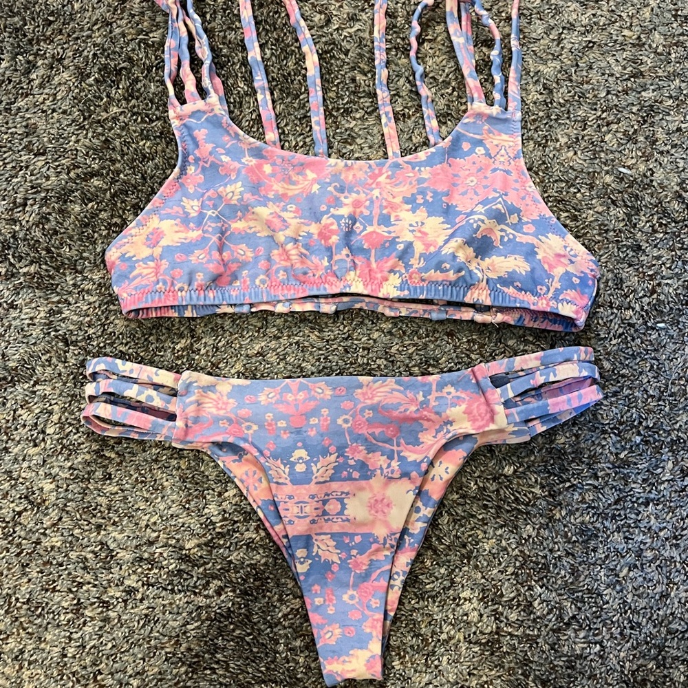 Show Me Your MuMu swim set